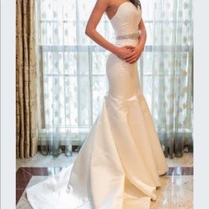 Olia Zavozina, “Allie” Silk Trumpet Wedding Dress